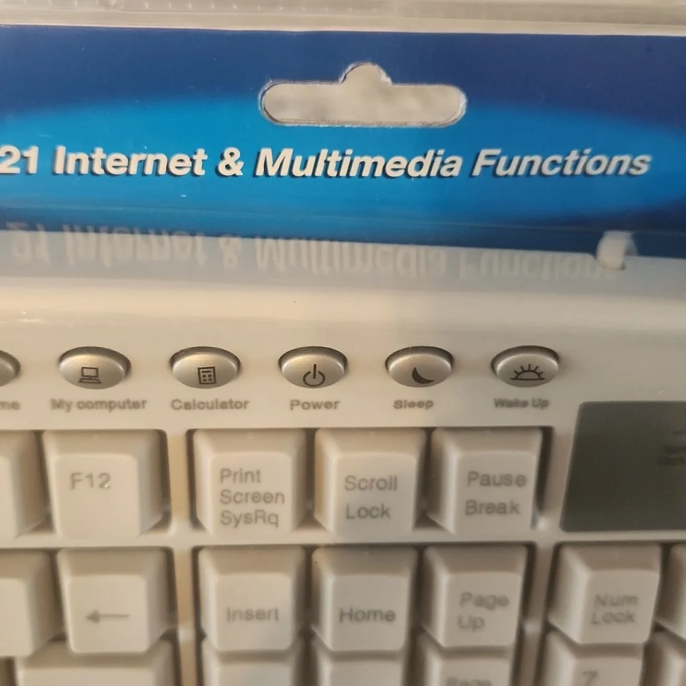iConcepts Direct Access Internet Multimedia Keyboard by Sakar-NEW